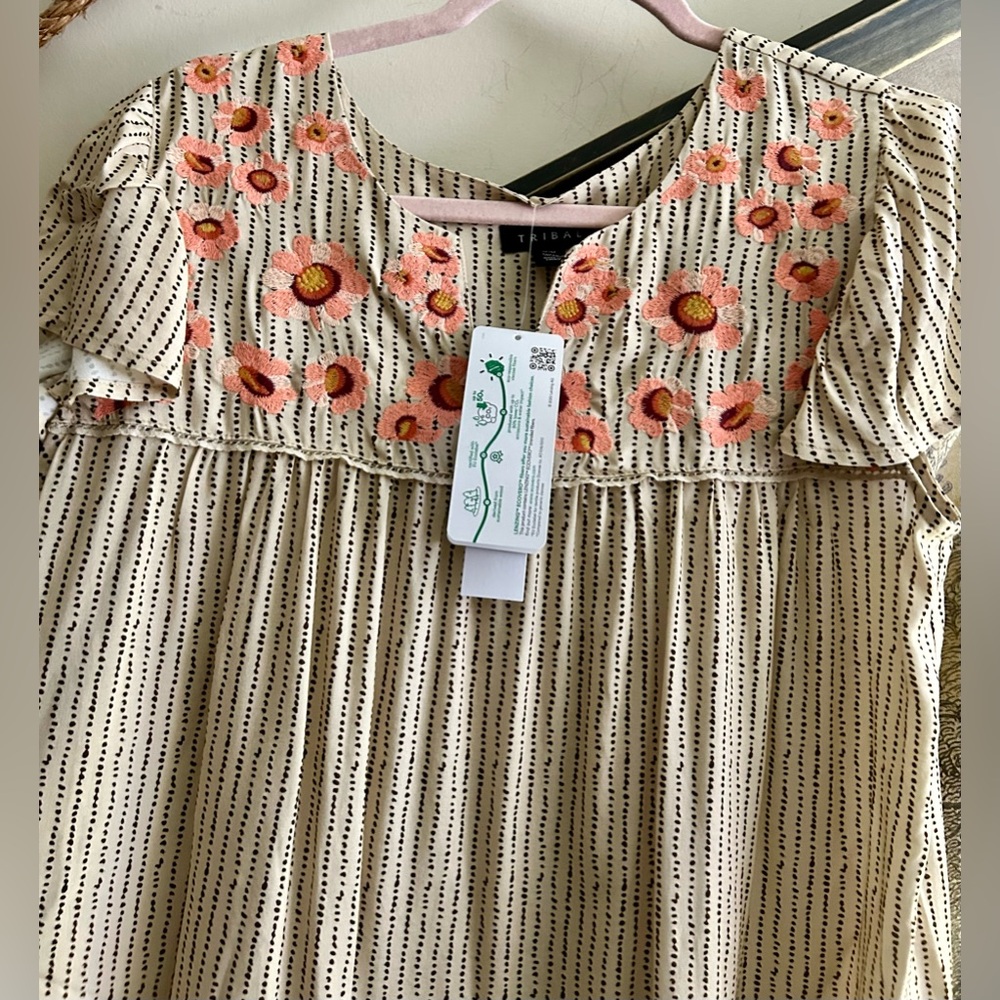 * Tribal Brand Embroidered Flutter Sleeve Boho Peasant Top Blouse SZ Medium *